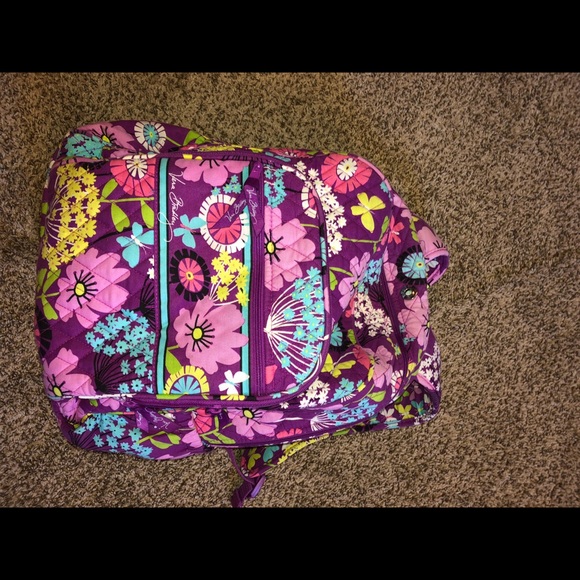I’m selling this size large Vera Bradley backpack. - Picture 1 of 5